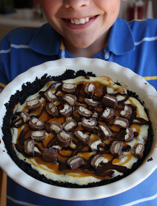 Twix Bar Cheesecake Pie