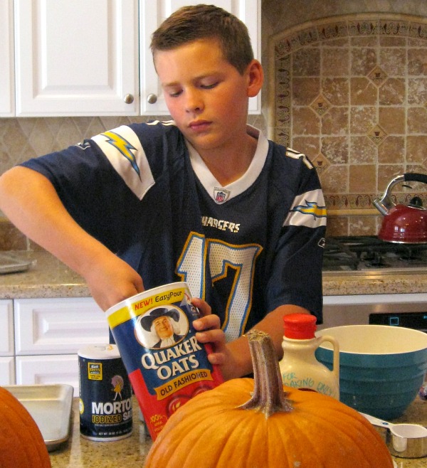 RecipeBoy making Pumpkin Granola