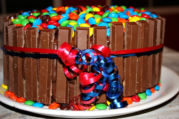 Kit Kat Cake