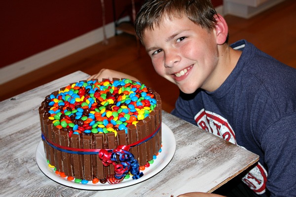 RecipeBoy with Kit Kat Cake