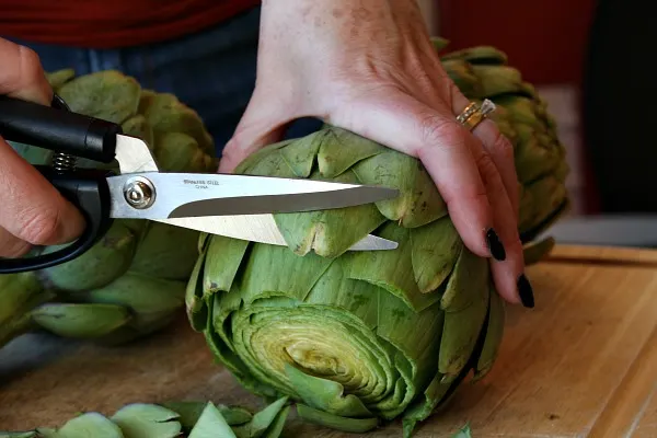 How to prepare artichokes