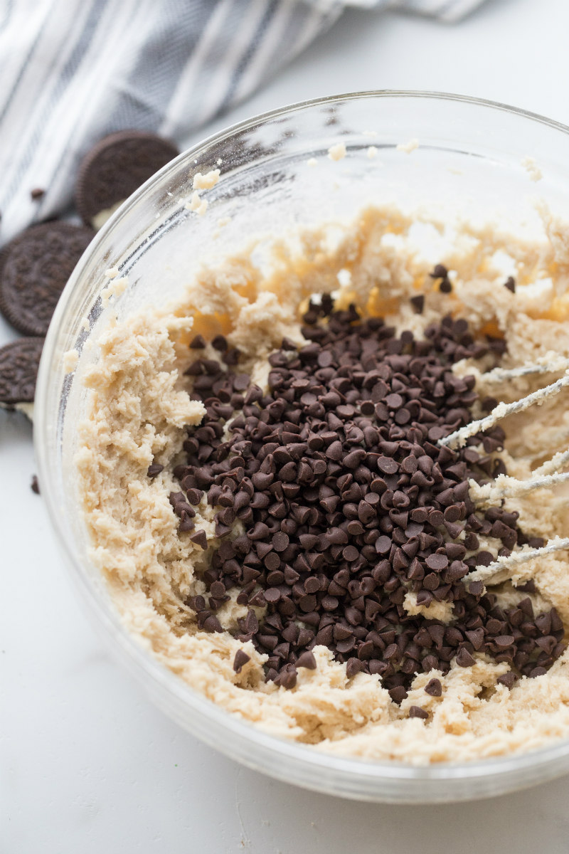 chocolate chip cookie dough in a glass bowl