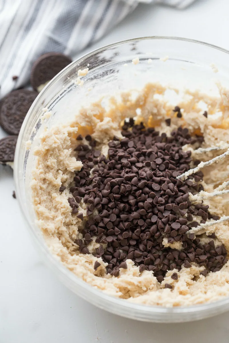 chocolate chip cookie dough in a glass bowl