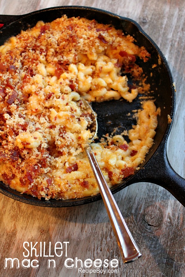 Skillet Macaroni and cheese with a spoon