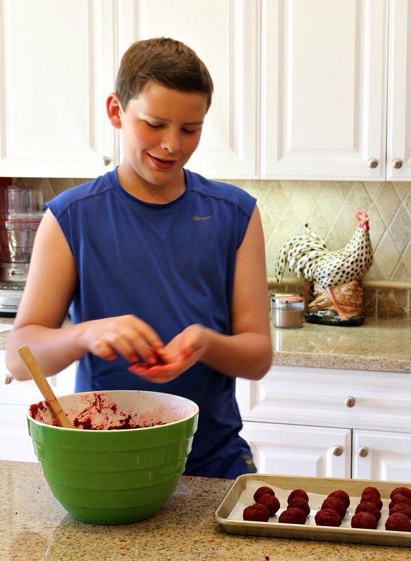 Recipeboy rolling red velvet cake balls