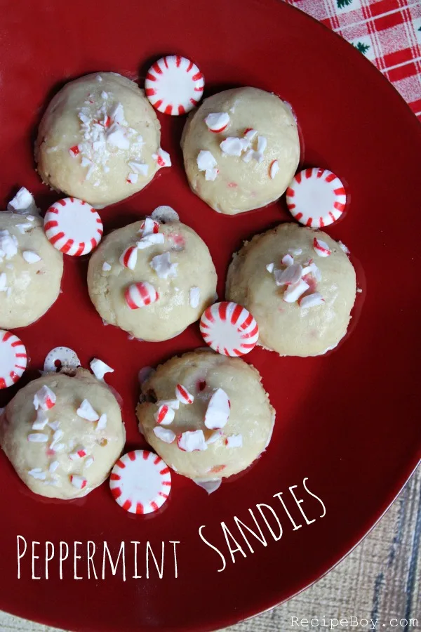 Peppermint Sandies Cookies #recipe - RecipeBoy.com