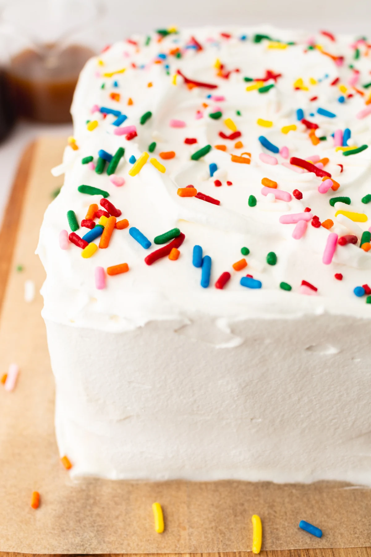 15 Minute Easy Ice Cream Cake recipe using ice cream sandwiches! recipe from RecipeBoy.com ice cream sandwich cake