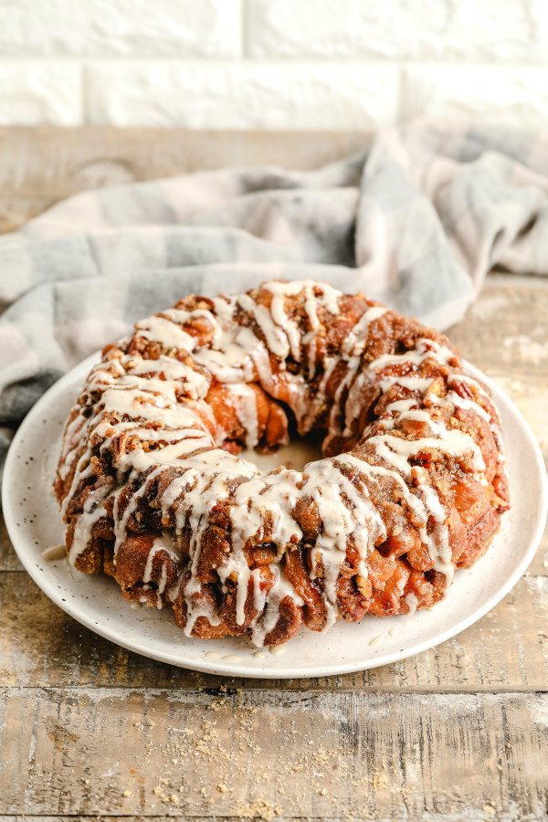 Cinnamon Roll Monkey Bread