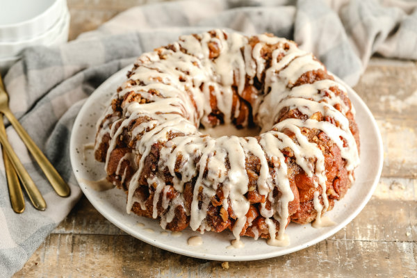 Cinnamon Roll Monkey Bread