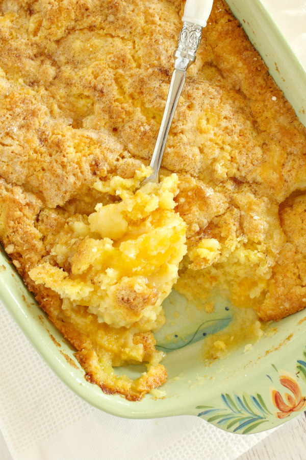 serving 3 ingredient peach cobbler