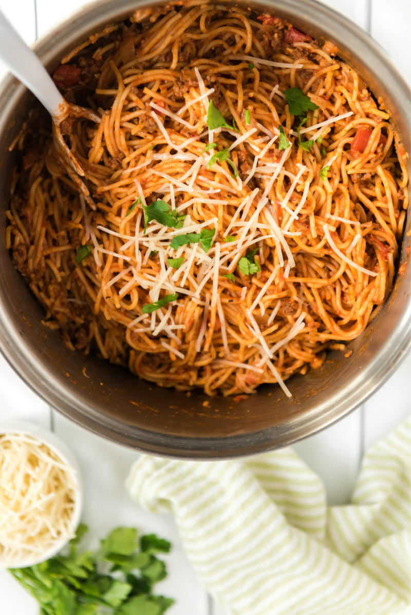 spaghetti in a pot