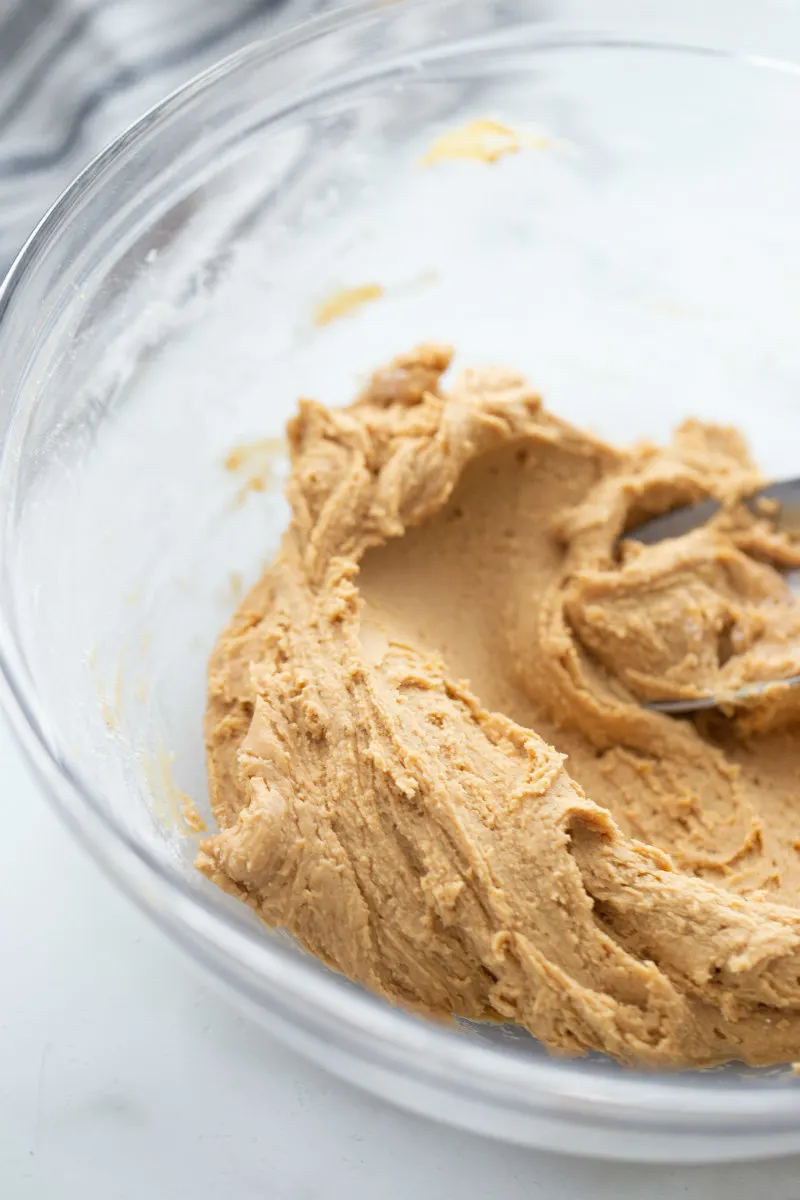 peanut butter filling for peanut butter cups in glass bowl