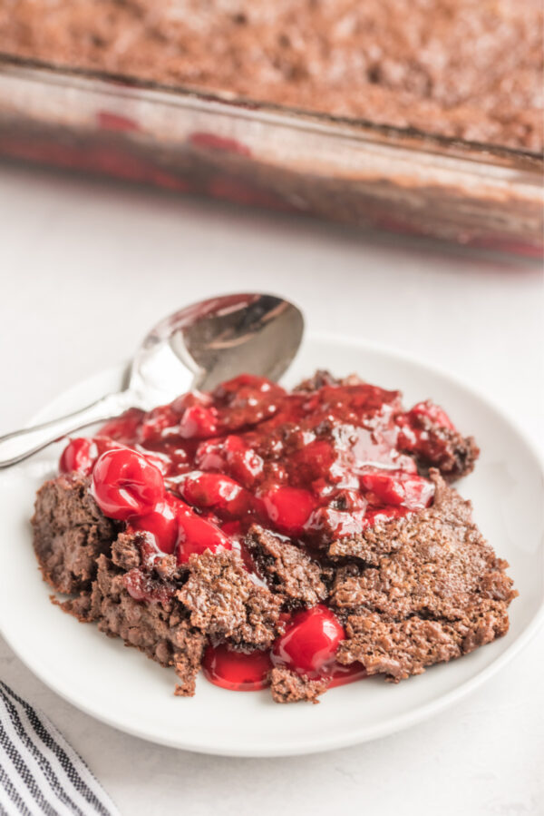 Chocolate Cherry Dump Cake Recipe Boy