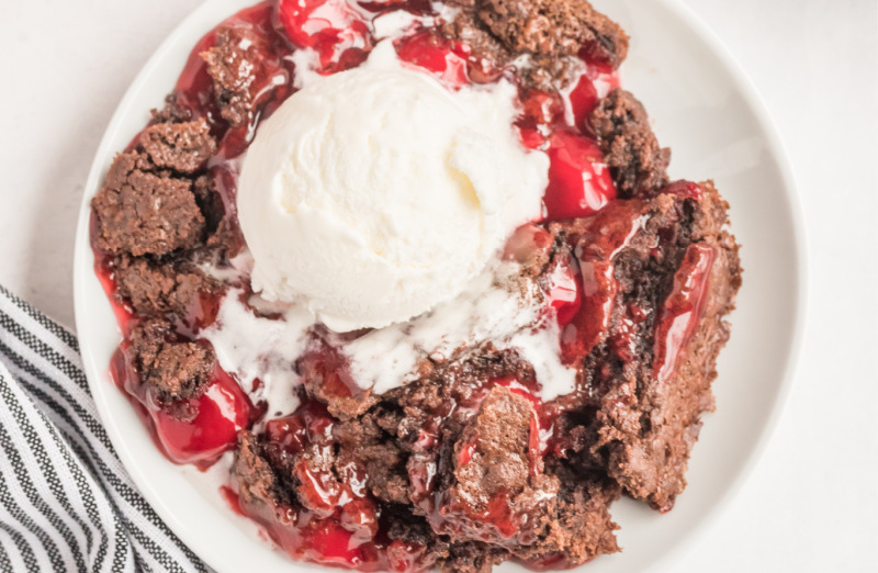 Chocolate Cherry Dump Cake Recipe Boy