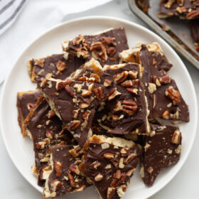 plate of easy saltine pecan toffee