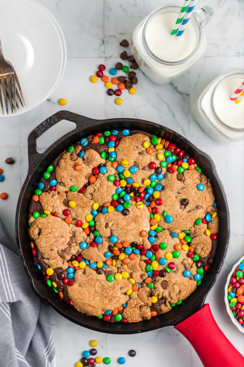 Easy Cast Iron Skillet Brookie Recipe - The Simple Homeplace