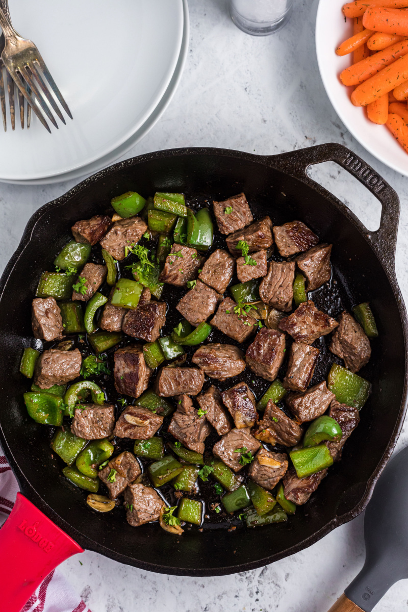 garlic butter steak bites in cast iron skillet