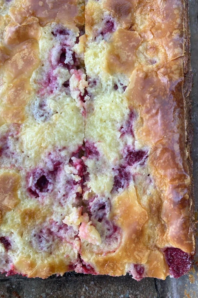 raspberry gooey butter cakea