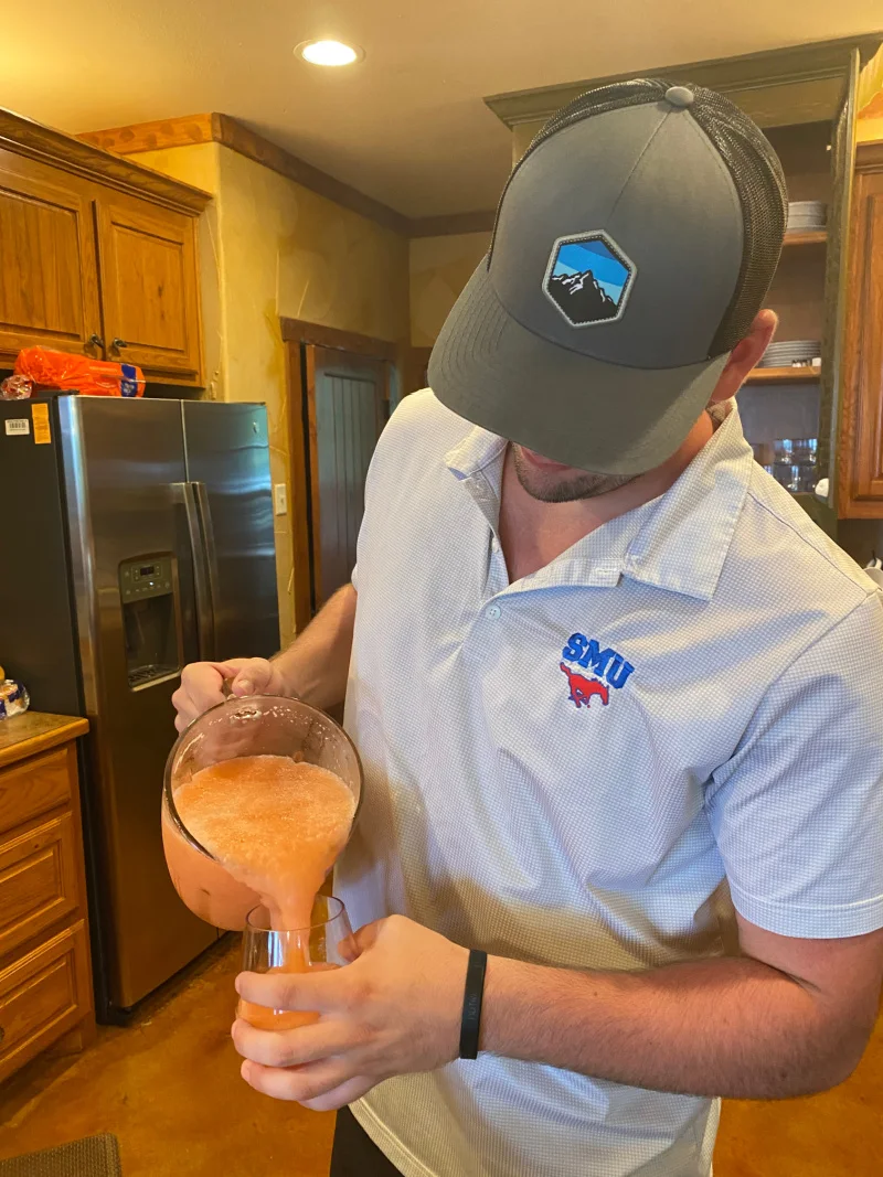 recipeboy pouring strawberry froses