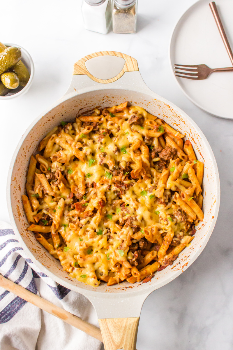 skillet with bacon cheeseburger pasta