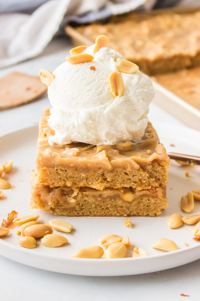 Peanut Butter Texas Sheet Cake RecipeBoy