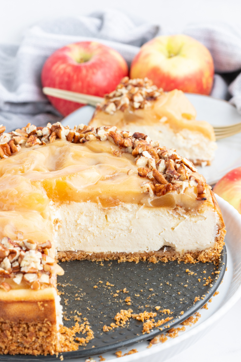 caramel apple cheesecake cut into