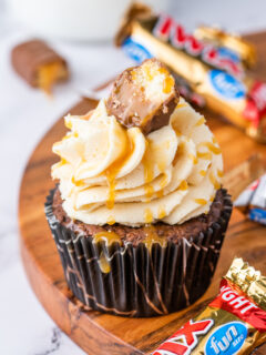 twix bar cupcake