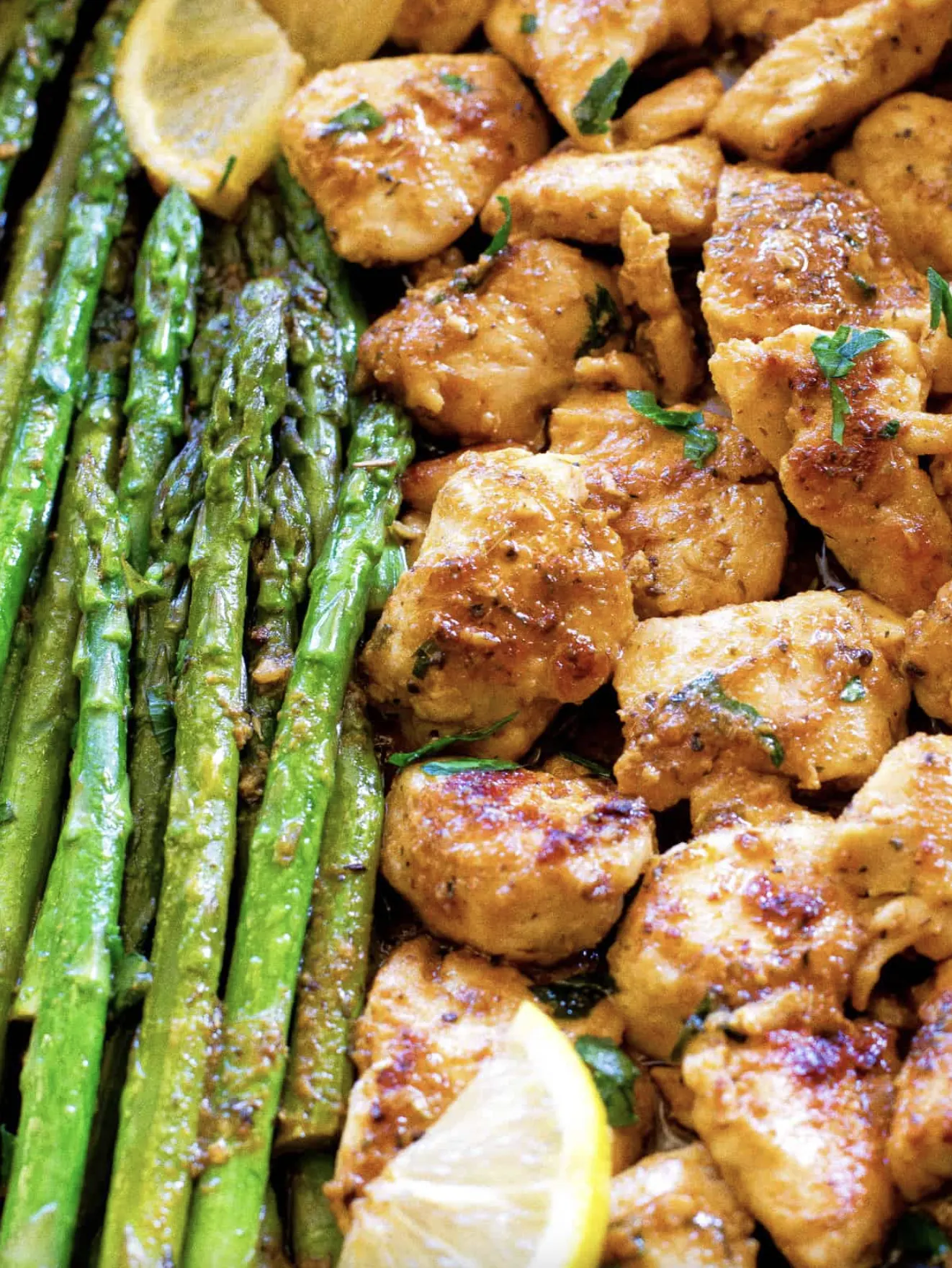 25 Easy Family Friendly Chicken Dinner Recipes from RecipeBoy.com one pan garlic butter chicken with asparagus