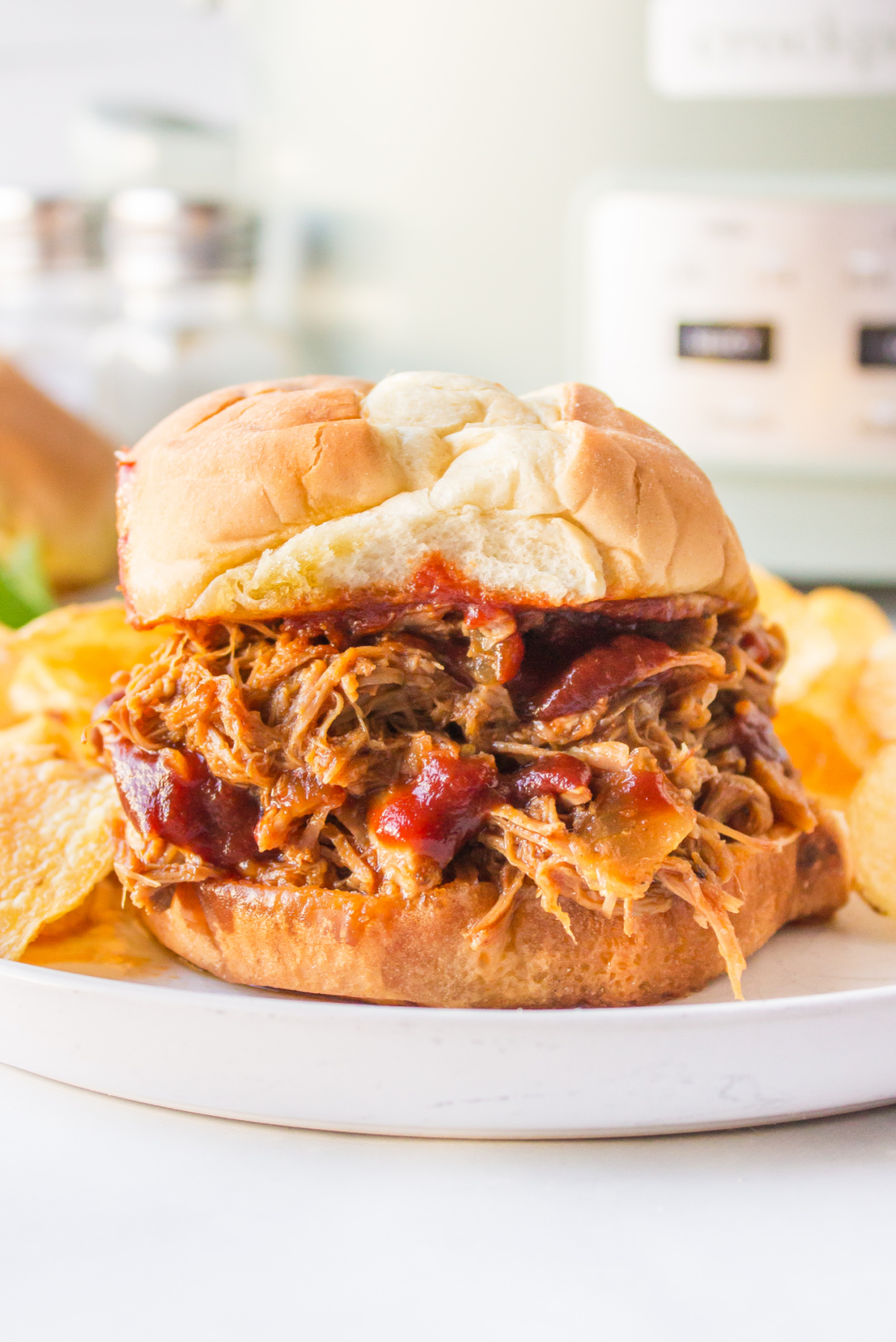 slow cooker texas pulled pork sandwich