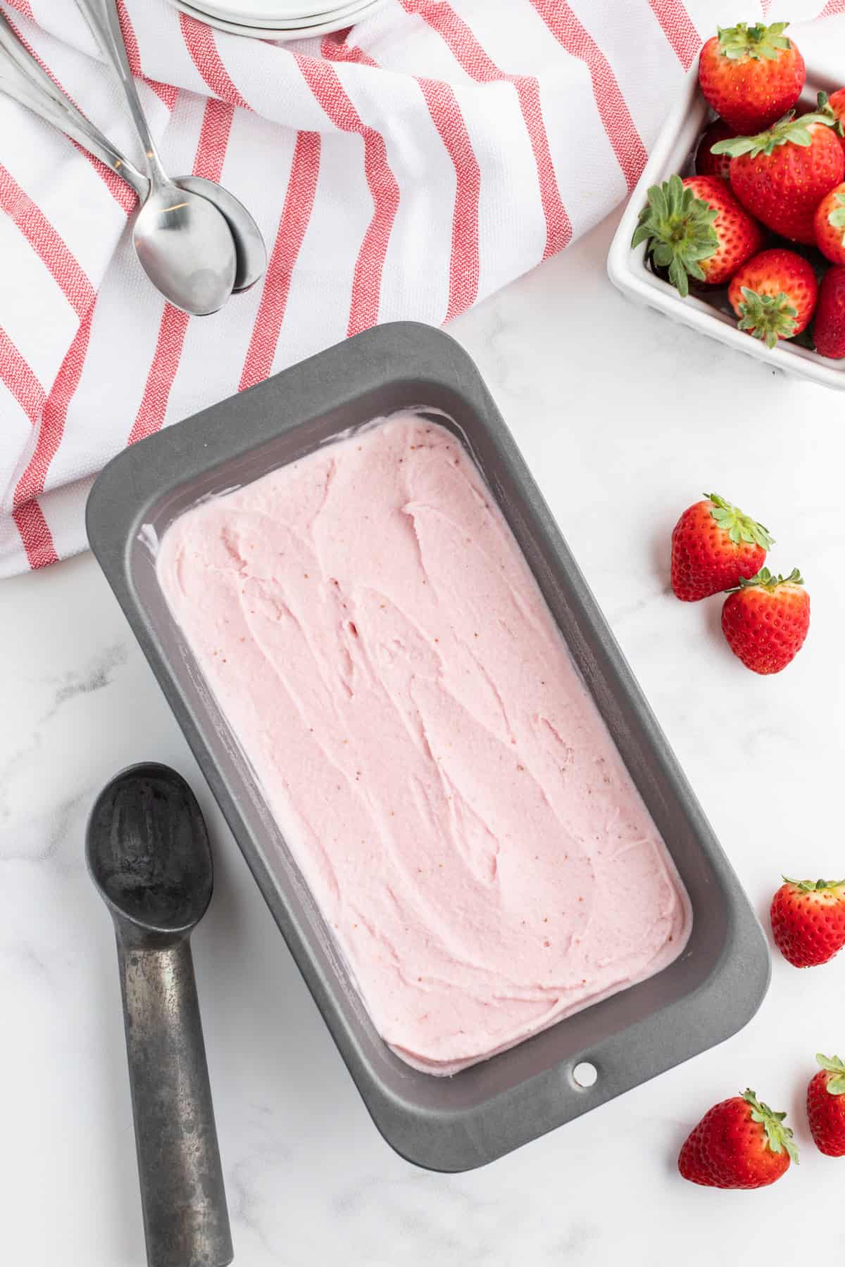 Homemade Strawberry Ice Cream