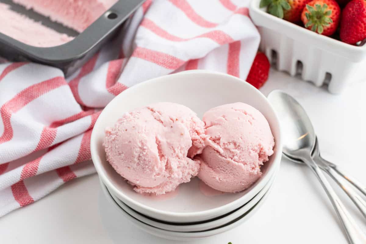 Homemade Strawberry Ice Cream