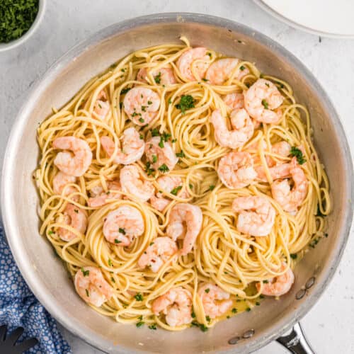 shrimp scampi linguine in a pan